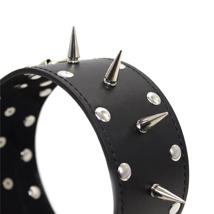 Brede collar Met spikes-Erotiekvoordeel.nl