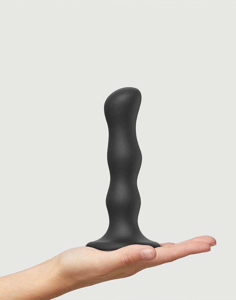 Strap-On-Me - Anaal Dildo/Buttplug Geisha Balls Met Losse Roterende Balletjes - Zwart-Erotiekvoordeel.nl