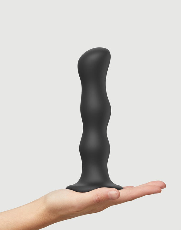 Strap-On-Me - Anaal Dildo/Buttplug Geisha Balls Met Losse Roterende Balletjes - Zwart-Erotiekvoordeel.nl