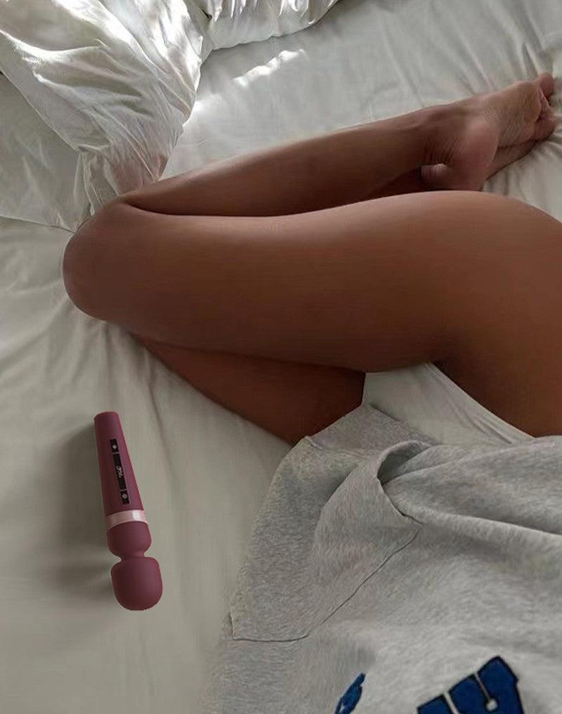 Viotec - Titan - Wand Vibrator - Massager - Goud /Wijnrood - Luxueuze Zachte Siliconen-Erotiekvoordeel.nl