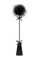 Zweepje Met pompom Van Zwarte veertjes-Erotiekvoordeel.nl